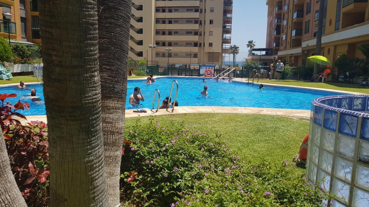 Impresionante Primera Linea De Playa, Bajondillo Beach Torremolinos Kültér fotó